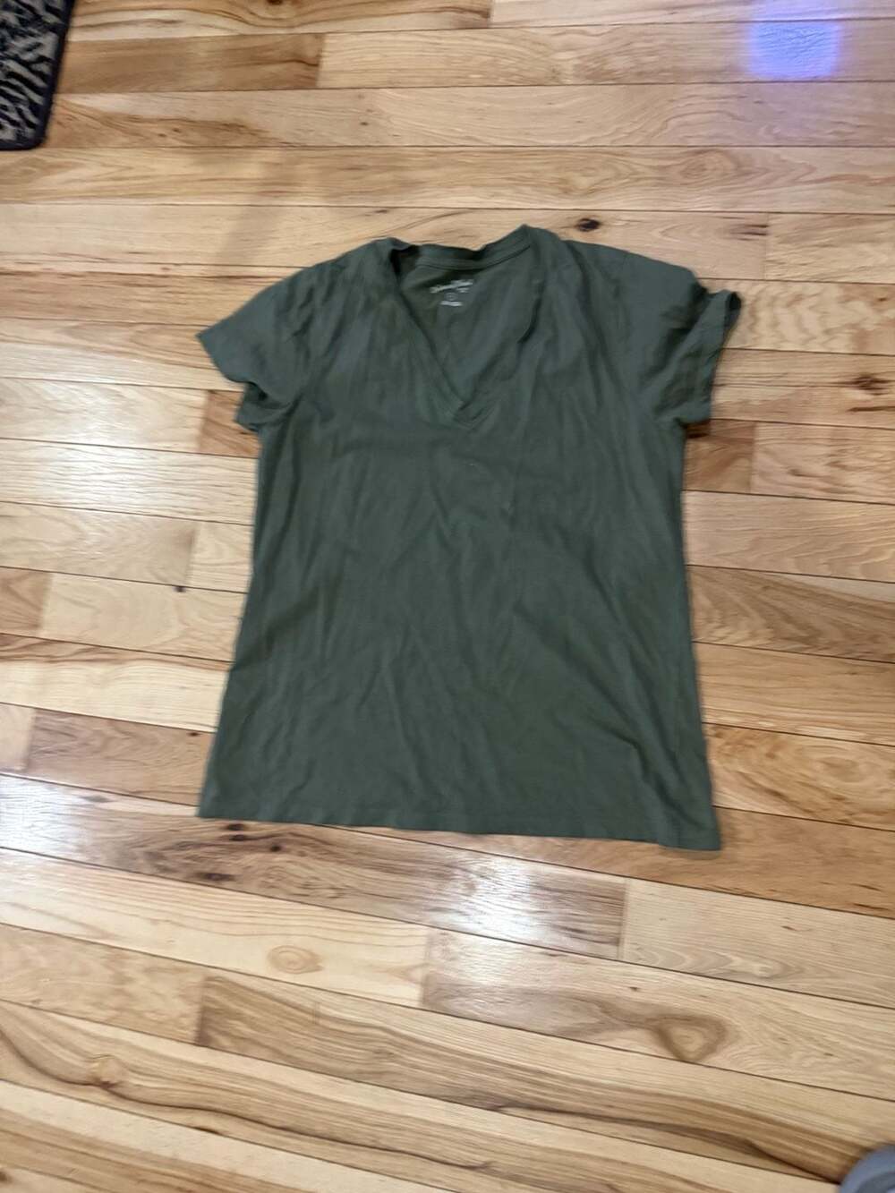 Universal Thread V-Neck T-Shirt Size L Green Short Sleeve Top